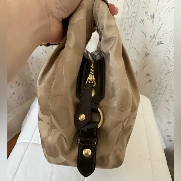 Coach Tan and Brown Signature Shoulder Bag - Picture 5 of 16